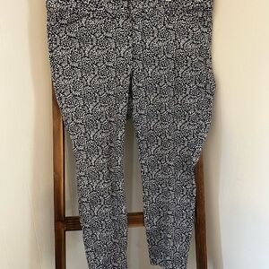Gap Black and White Patterned Pants Size 16R